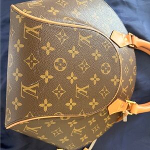 Elegant Monogram Shoulder Bag